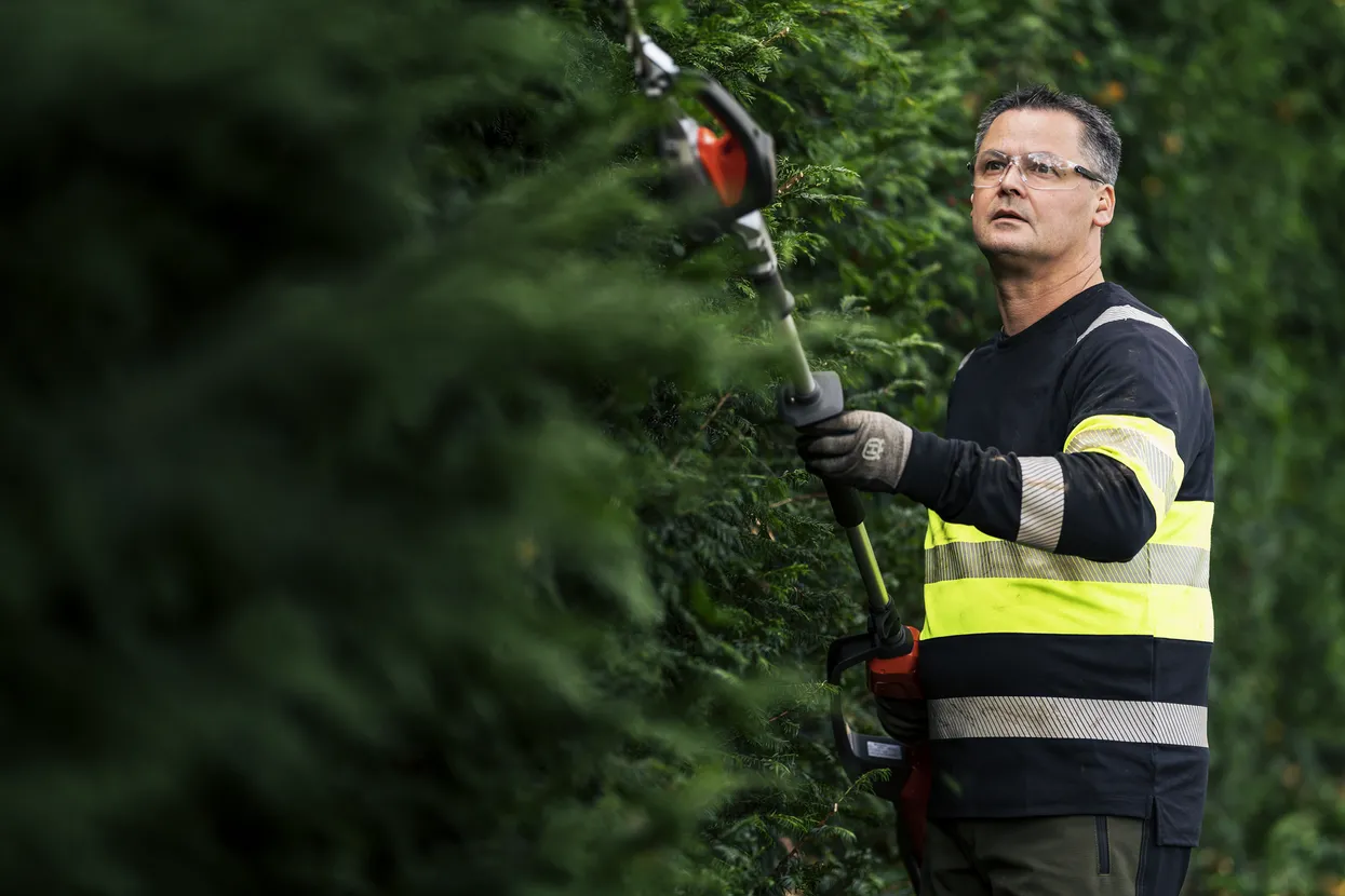 Husqvarna 520iHE3 Hedegtrimmer Long reach Battery - Image 2